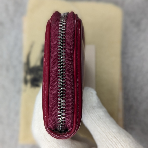 BURBERRY Embossed Patent Leather Raspberry Sorbet Coincase - Picture 5 of 11